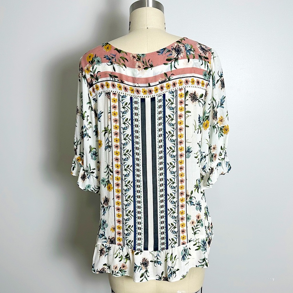 **NWT LUCKY BRAND Floral Print Blouse V neck Flutter Sleeve  Size Medium - Picture 7 of 10